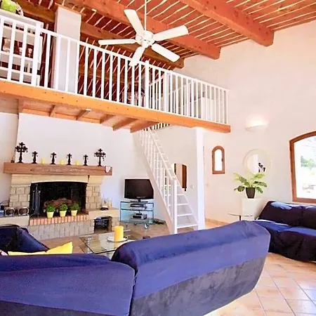 Cigales - Hotel Roquebrune-sur Argens
